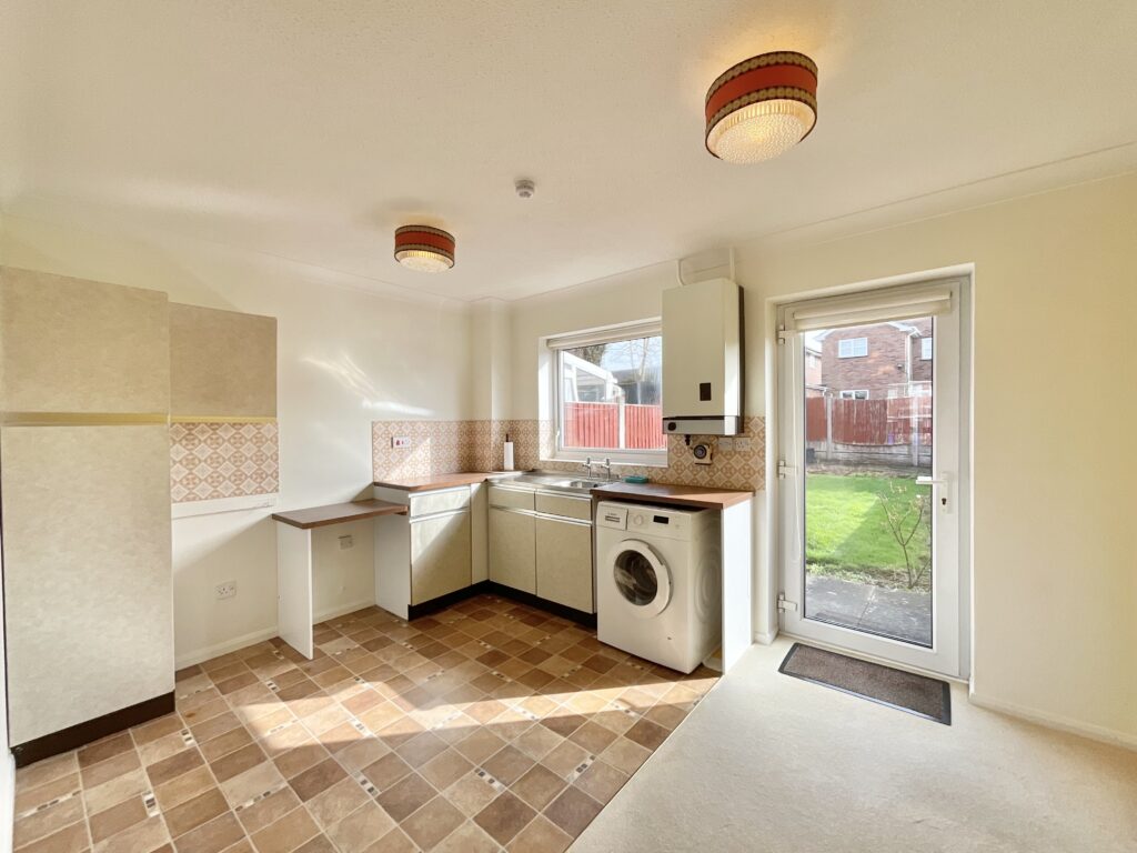 Crompton Grove, Stoke-On-Trent, ST4