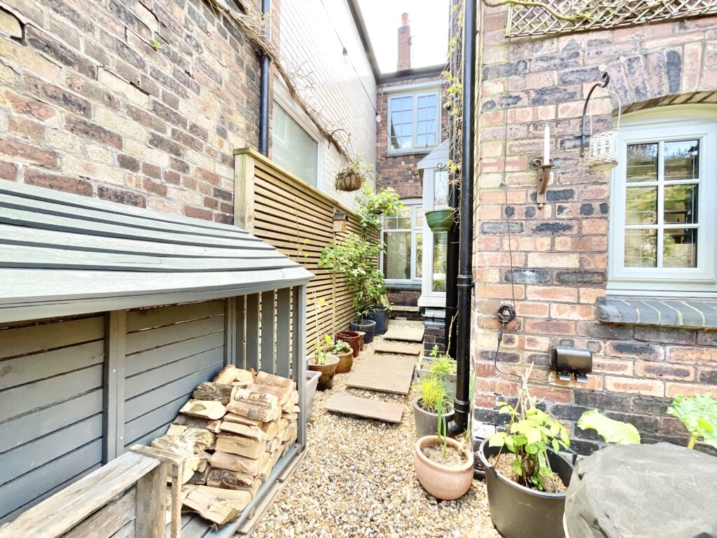 Crewe Road, Madeley Heath, CW3