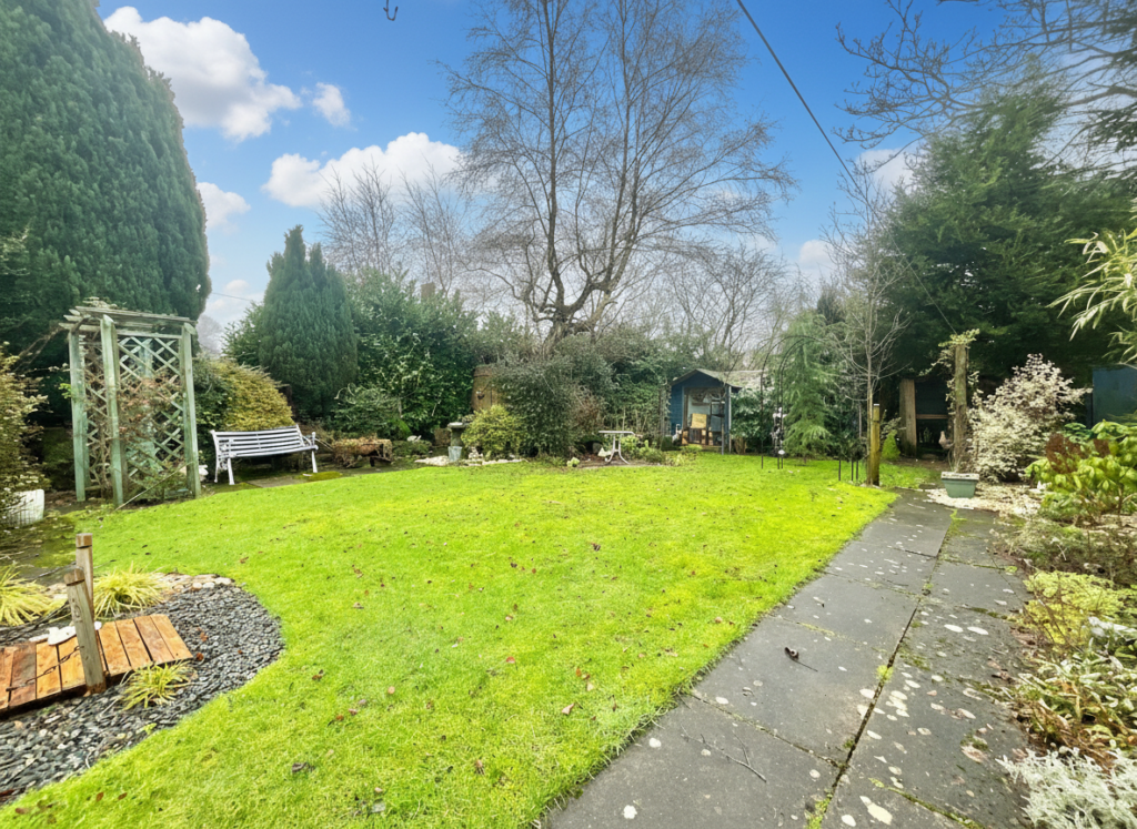 Dilhorne Road, Cheadle, ST10