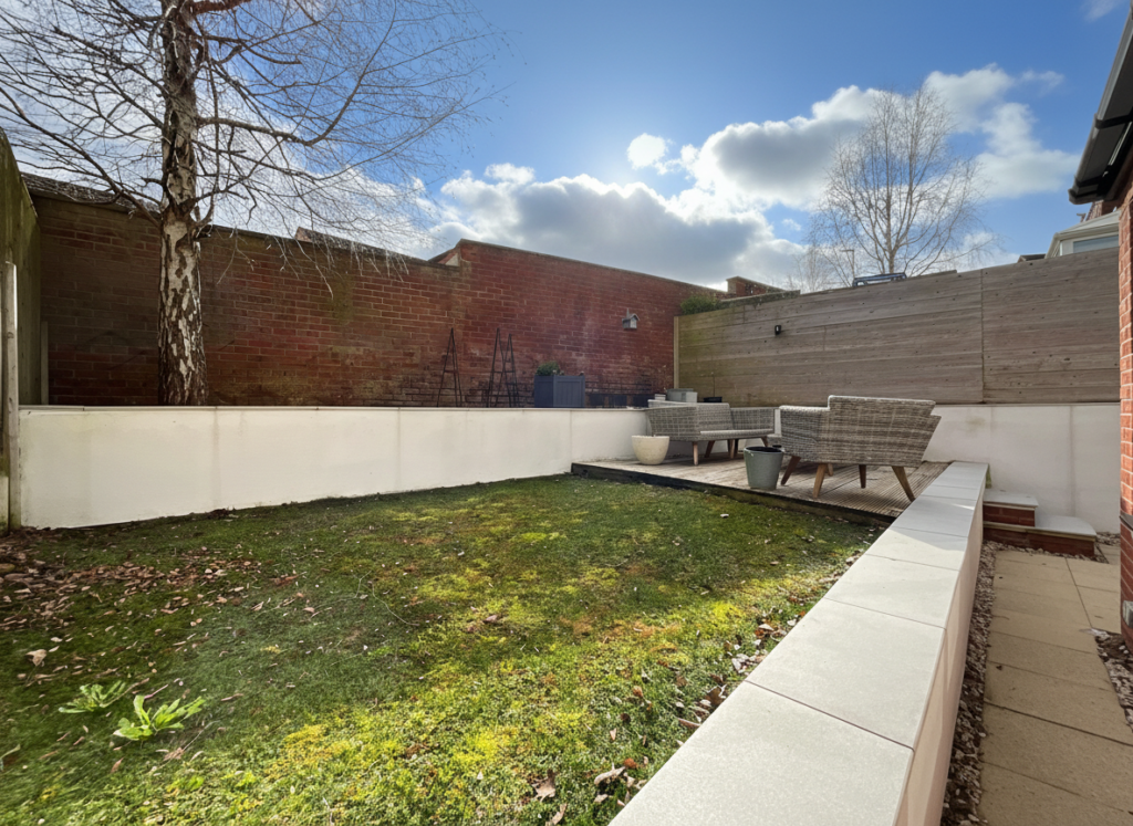 Willow Tree Grove, Stoke-On-Trent, ST4