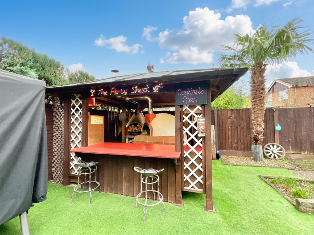 Holyrood Drive, Wistaston, CW2