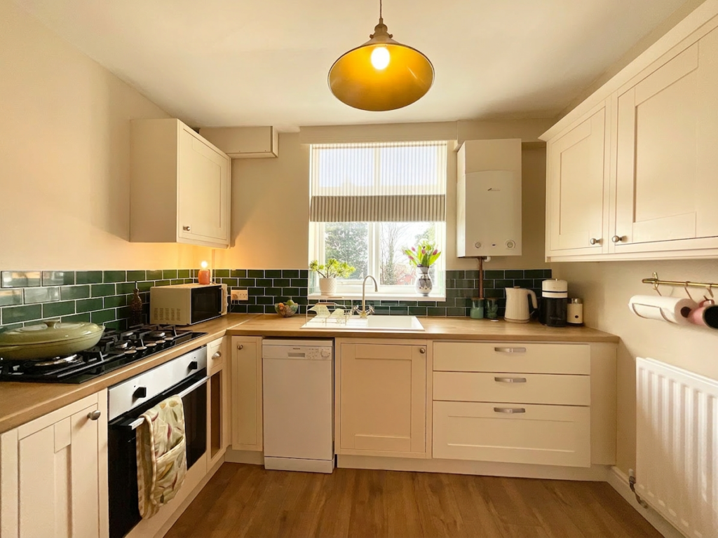 Mount Road, Stone, ST15