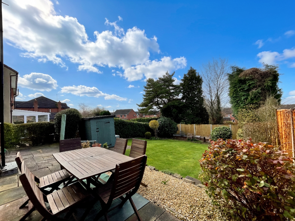 Mount Road, Stone, ST15