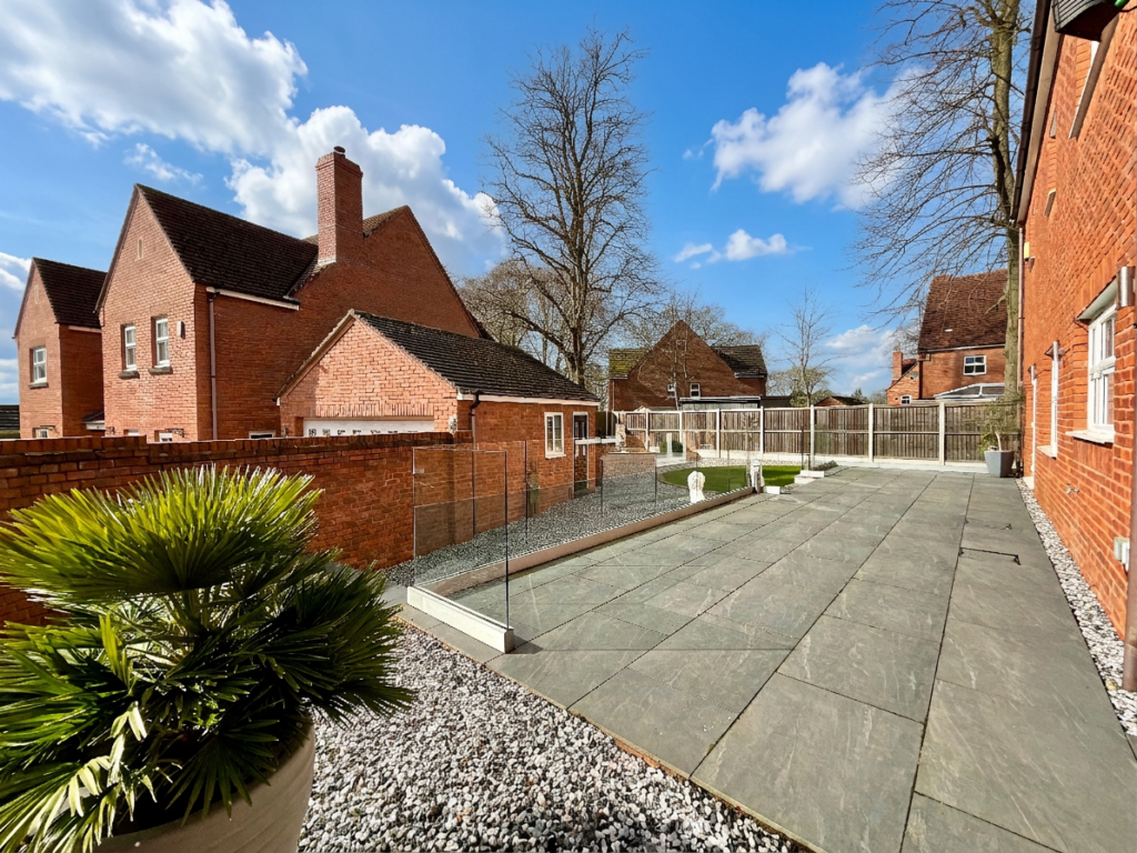 Westover Drive, Stone, ST15