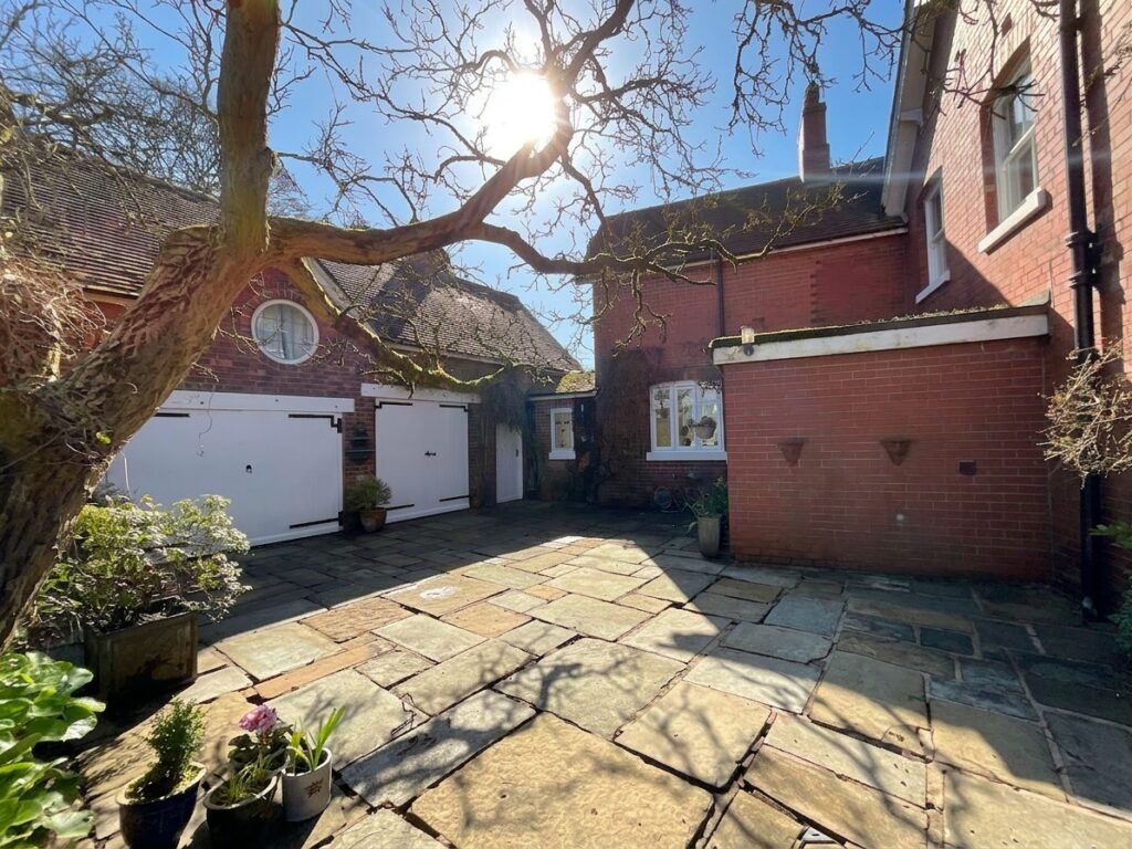 Sandon Road, Hilderstone, ST15