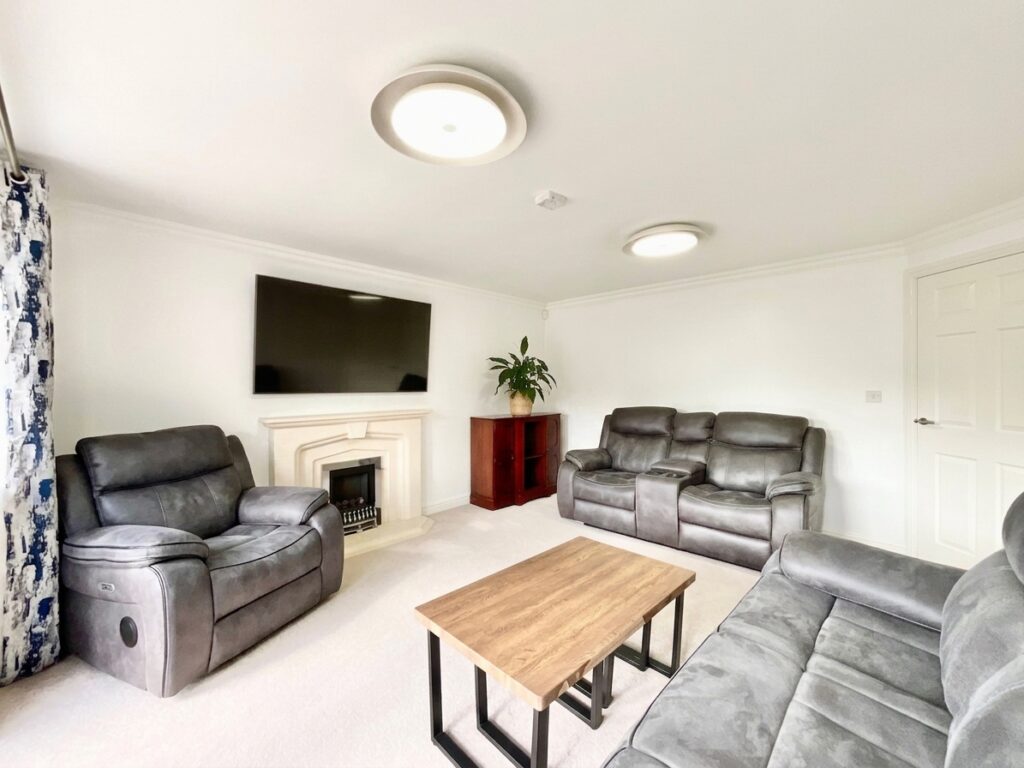 Walton Way, Stone, ST15