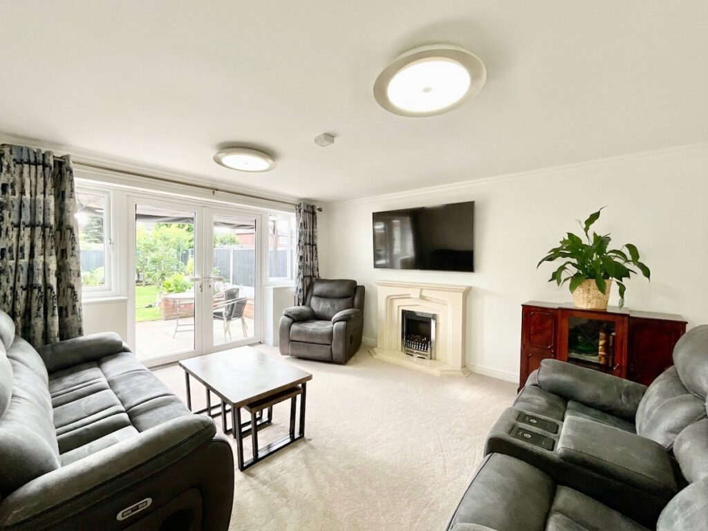 Walton Way, Stone, ST15