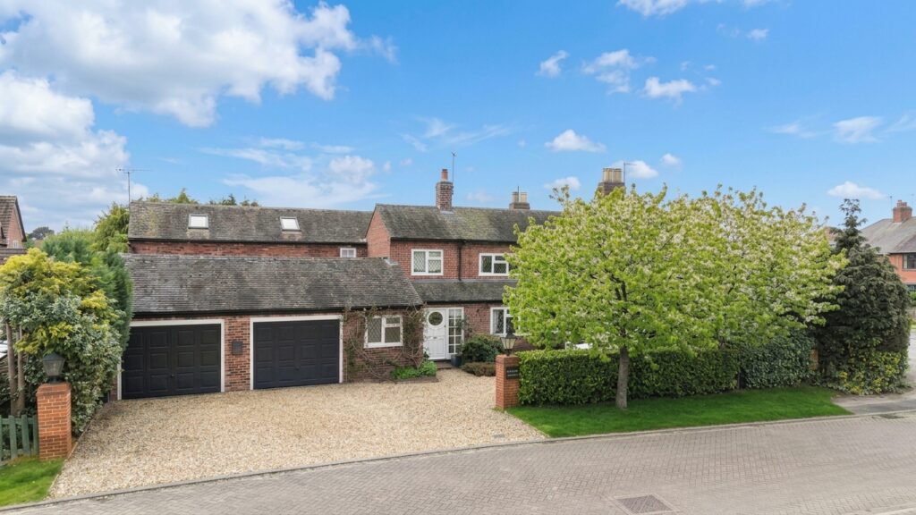 Huntersfield, Shavington, CW2