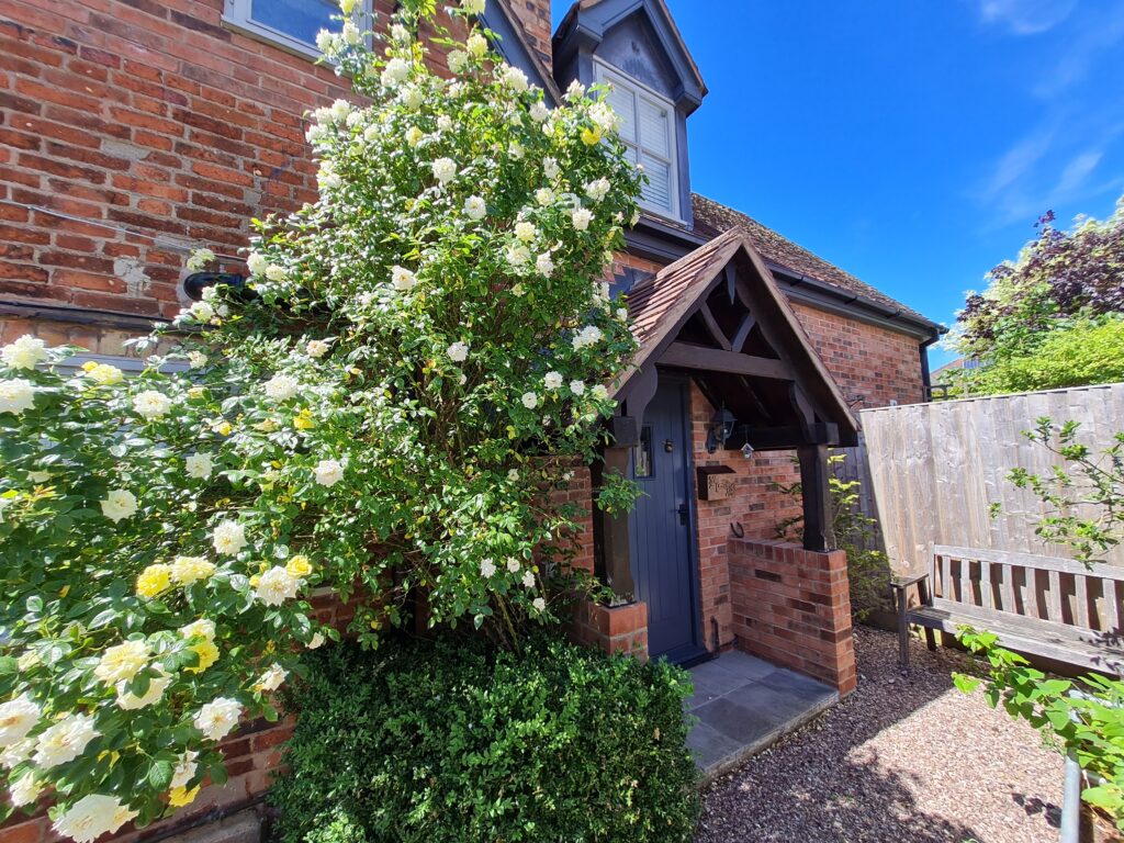 Mount Pleasant, Derrington, ST18
