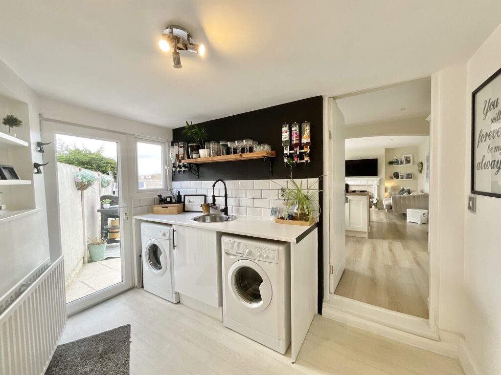 Rockhouse Drive, Great Haywood, ST18