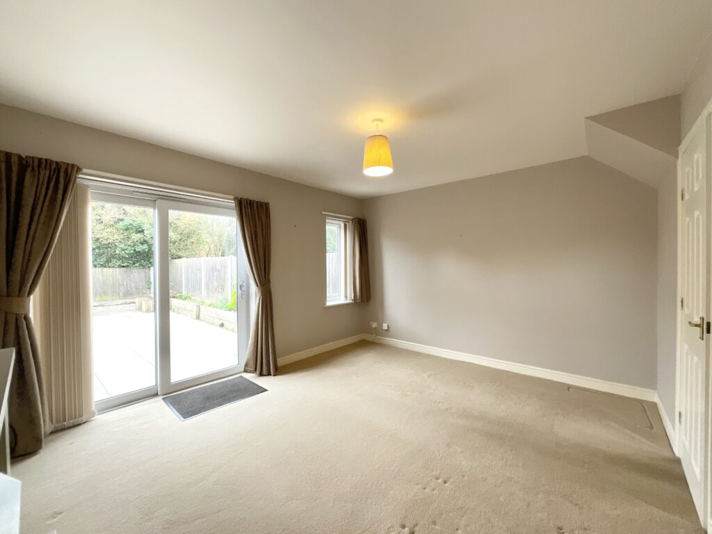 Stafford Close, Stone, ST15