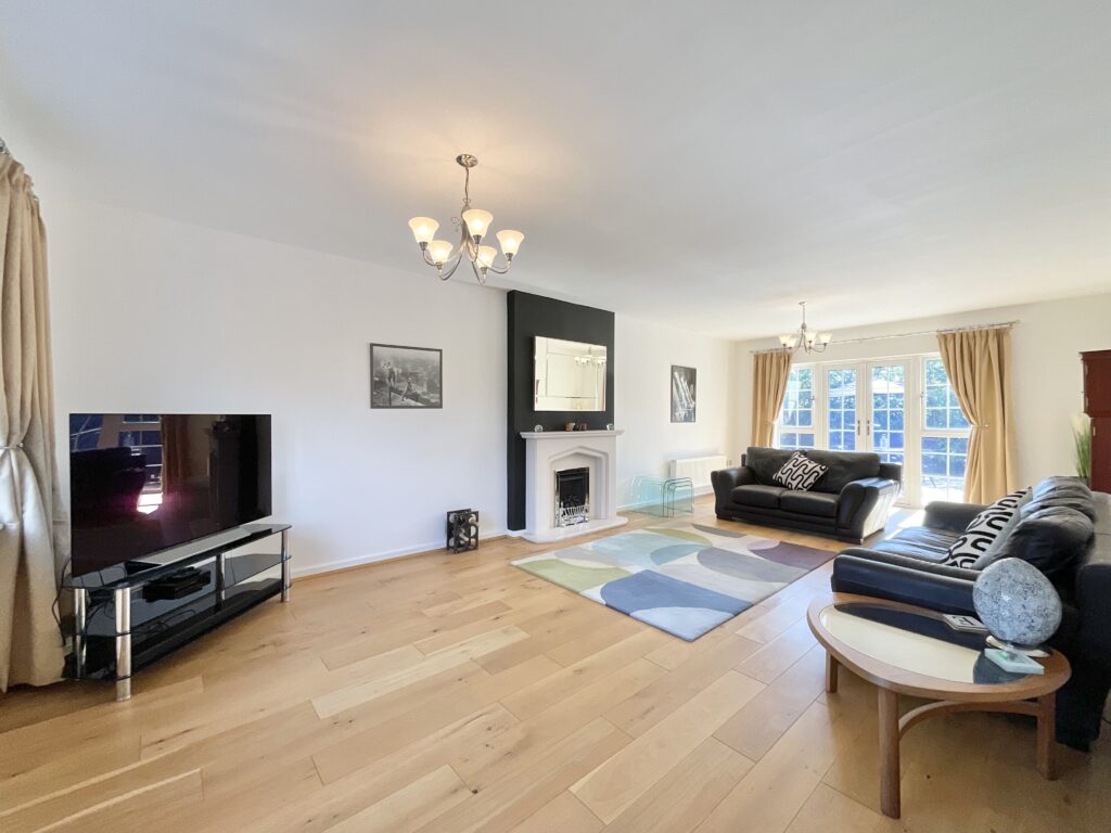 Wychwood Park, Weston, CW2