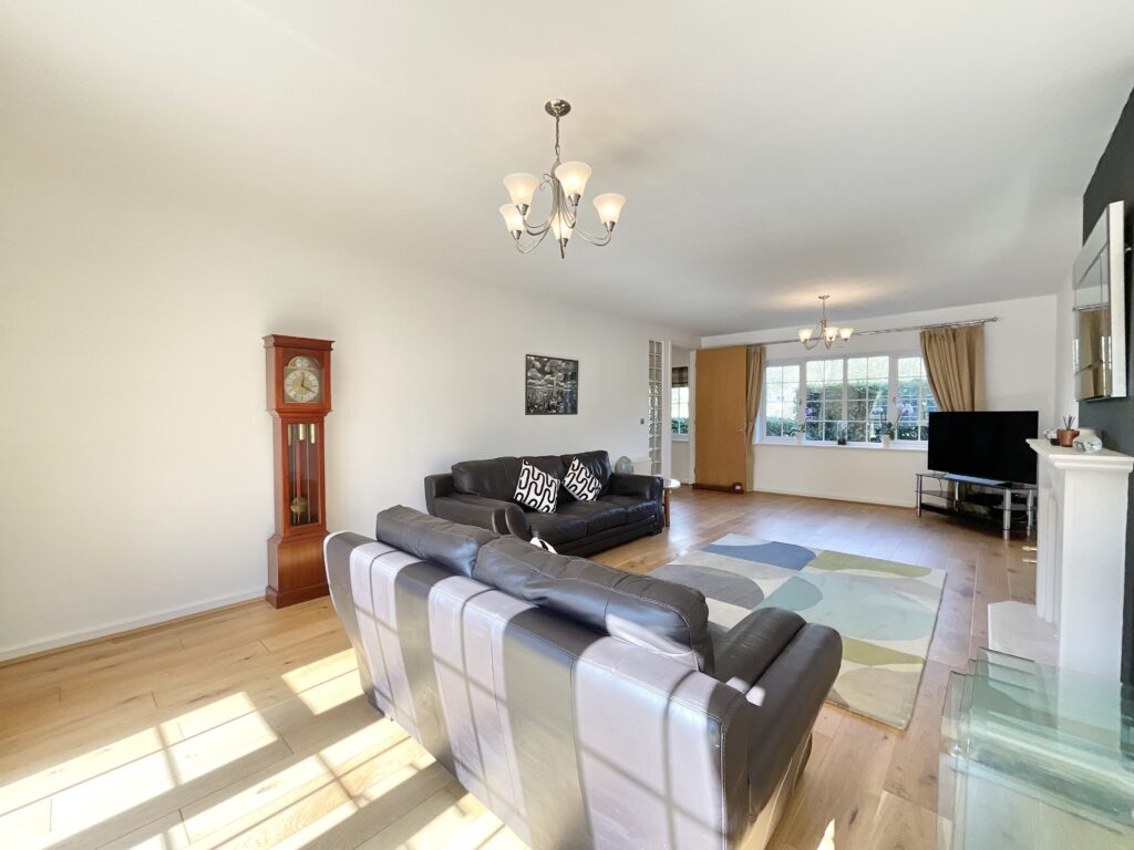 Wychwood Park, Weston, CW2