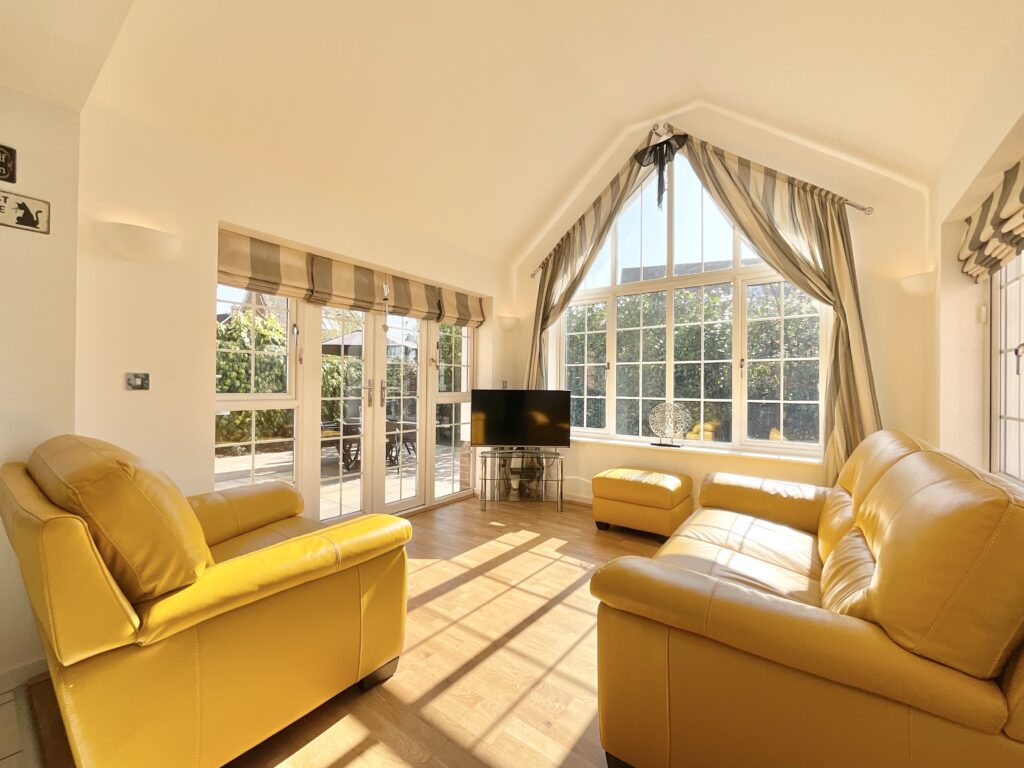 Wychwood Park, Weston, CW2