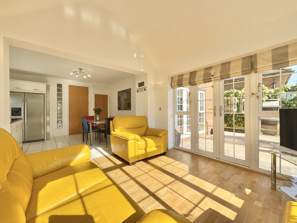 Wychwood Park, Weston, CW2