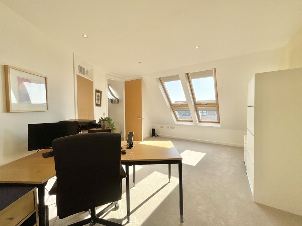 Wychwood Park, Weston, CW2