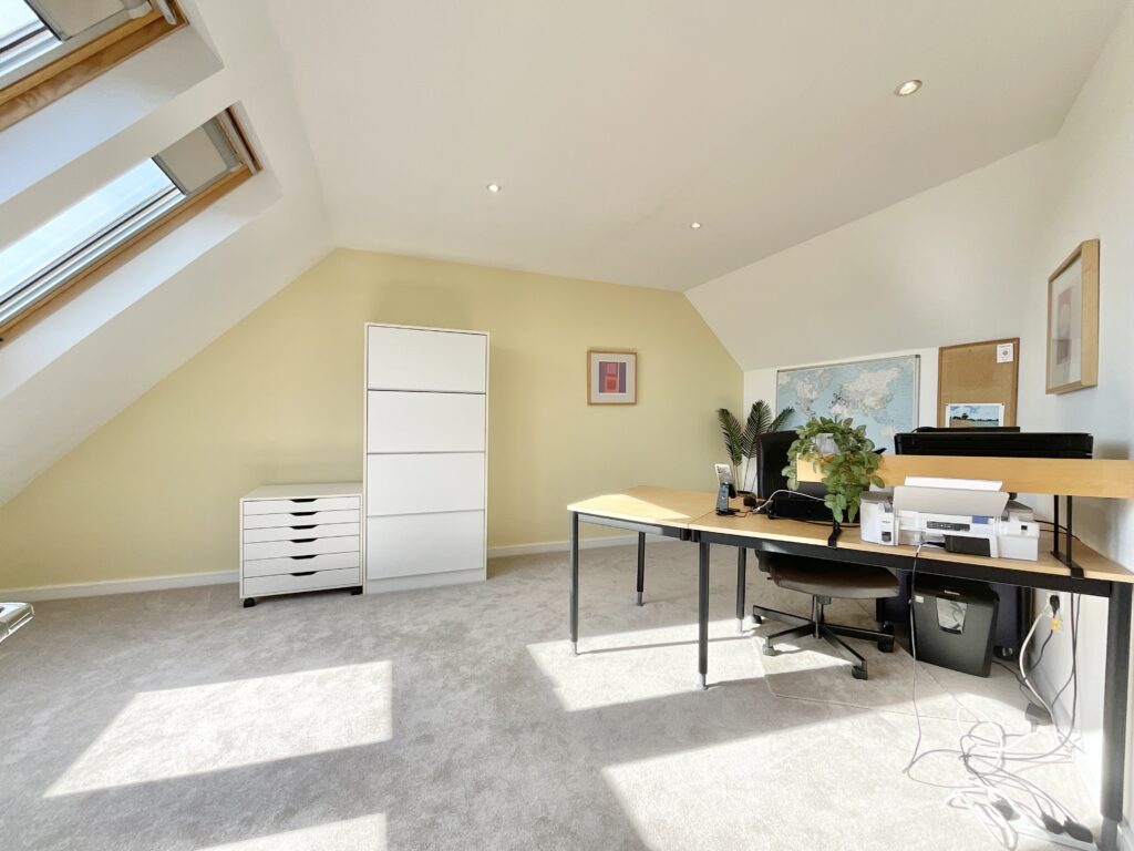 Wychwood Park, Weston, CW2