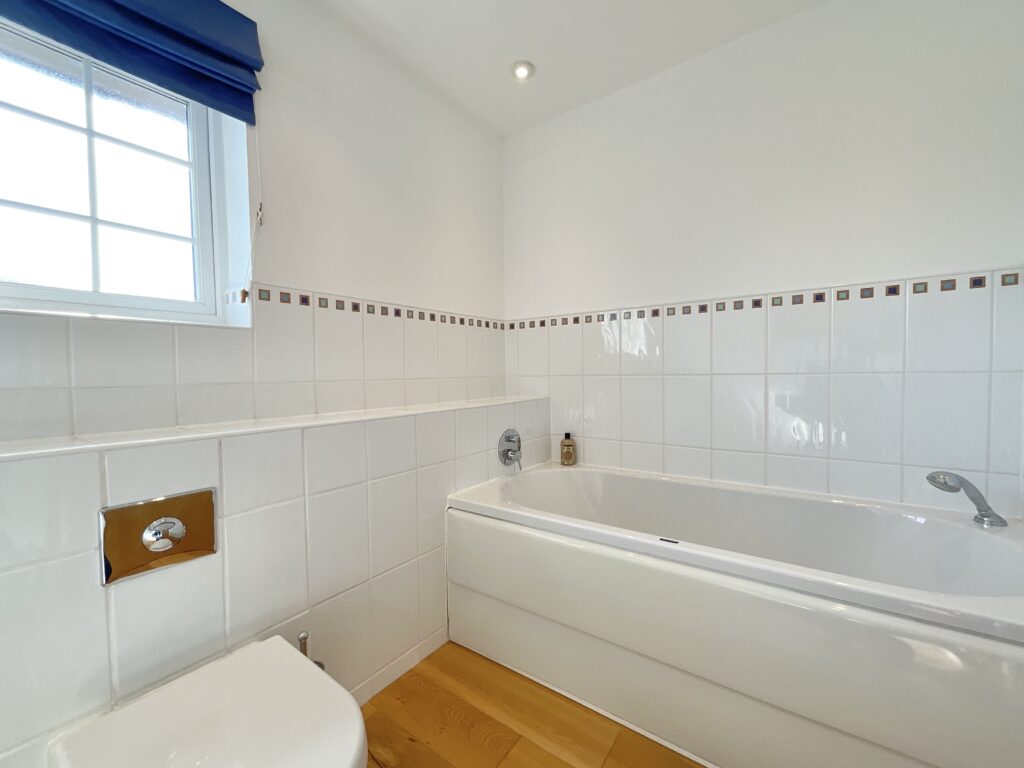 Wychwood Park, Weston, CW2