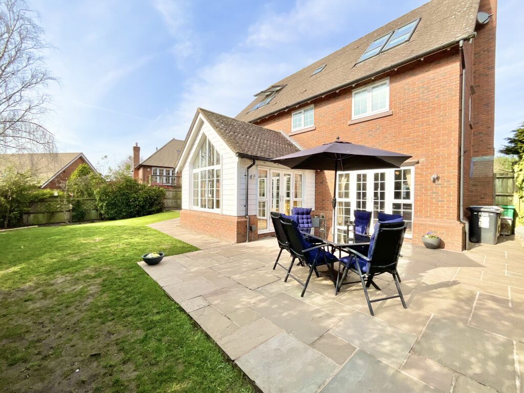 Wychwood Park, Weston, CW2