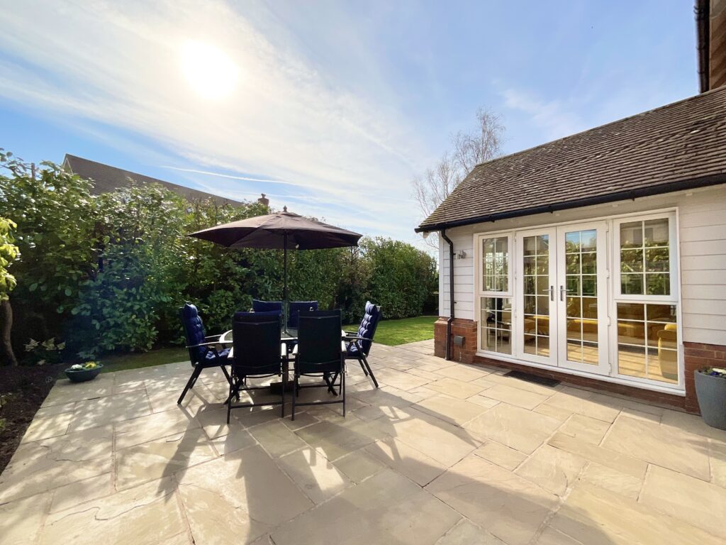 Wychwood Park, Weston, CW2