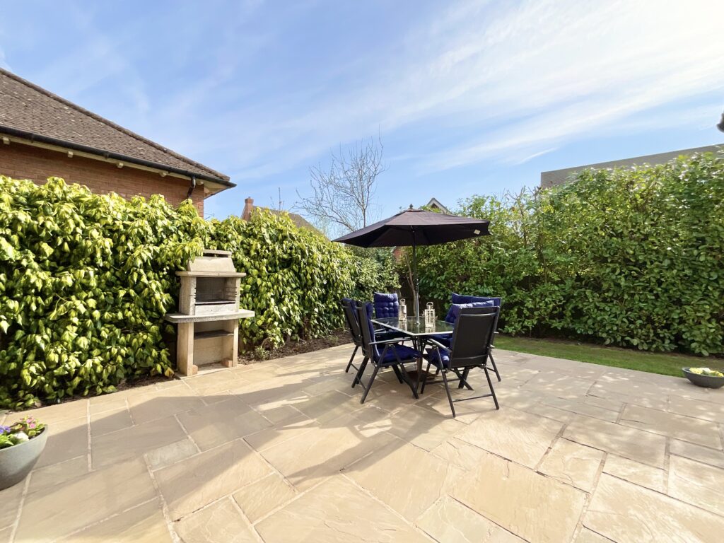 Wychwood Park, Weston, CW2