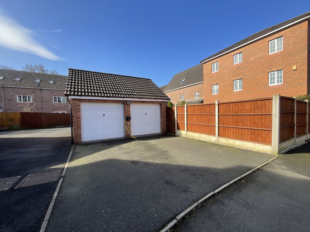 Beacon Grove, Stone, ST15