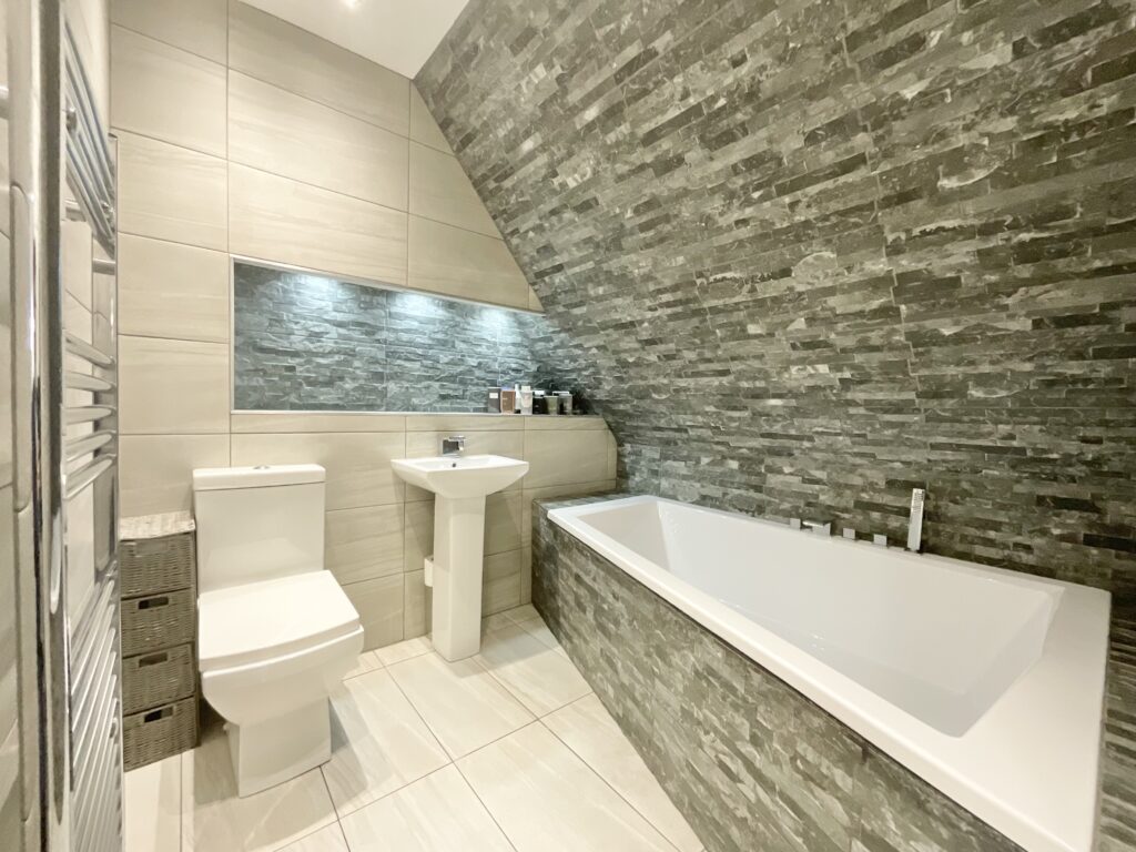 Chalfont Crescent, Weston, CW2