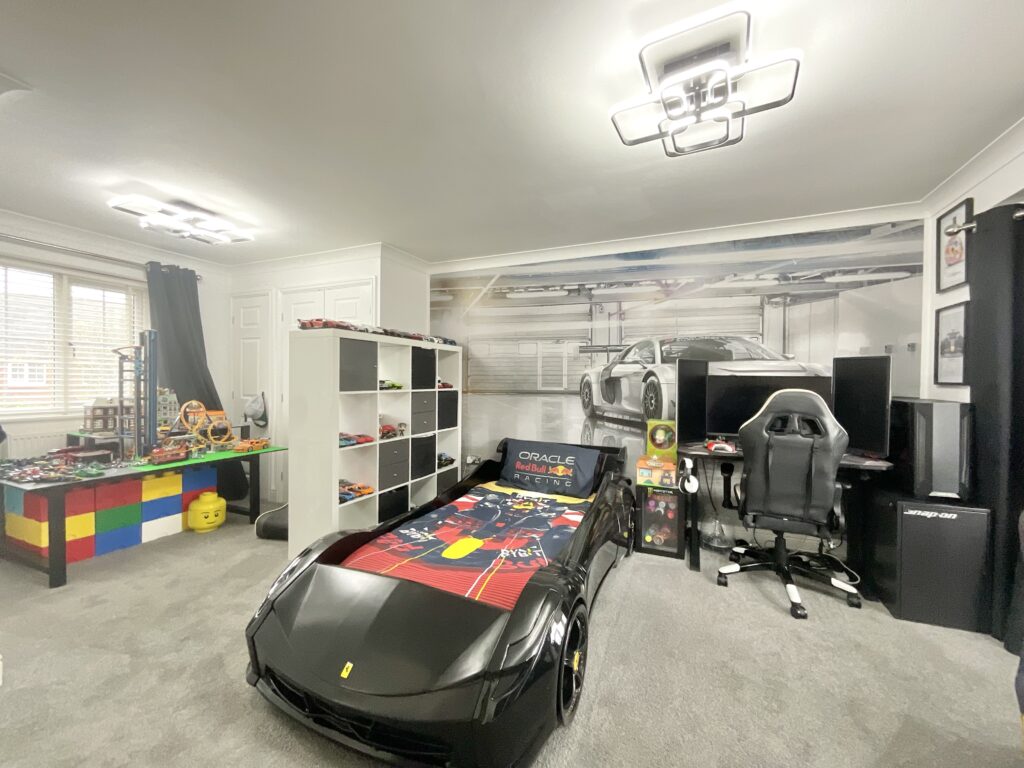 Chalfont Crescent, Weston, CW2