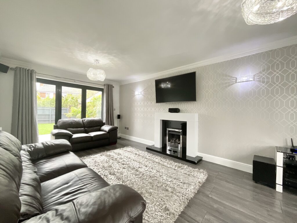 Chalfont Crescent, Weston, CW2