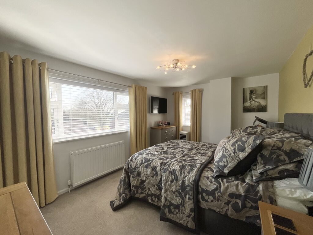 Rock Crescent, Oulton, ST15