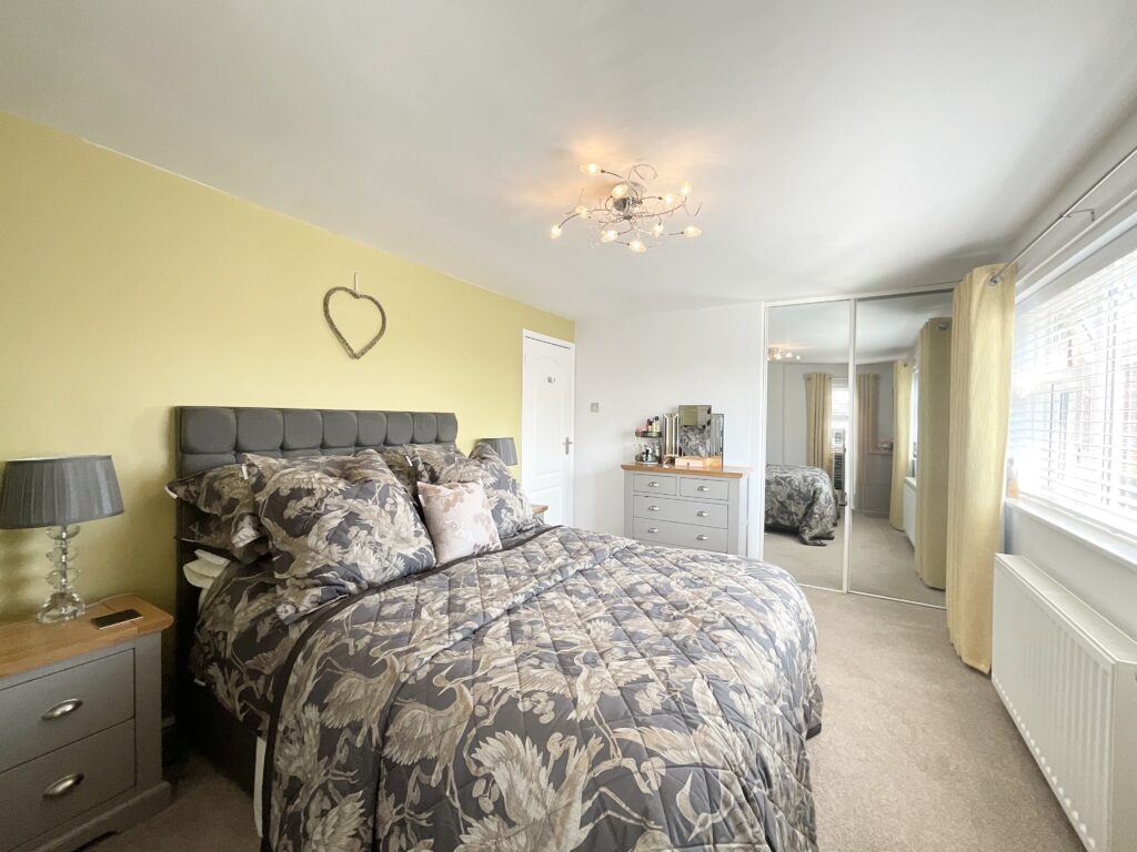 Rock Crescent, Oulton, ST15