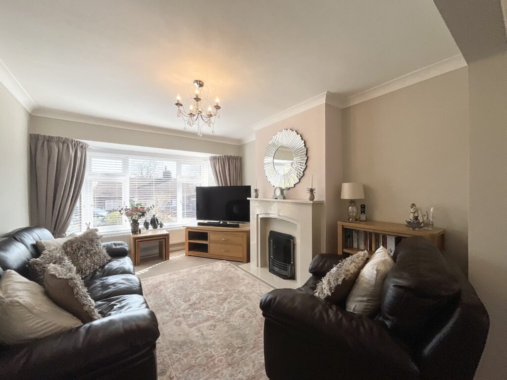 Rock Crescent, Oulton, ST15