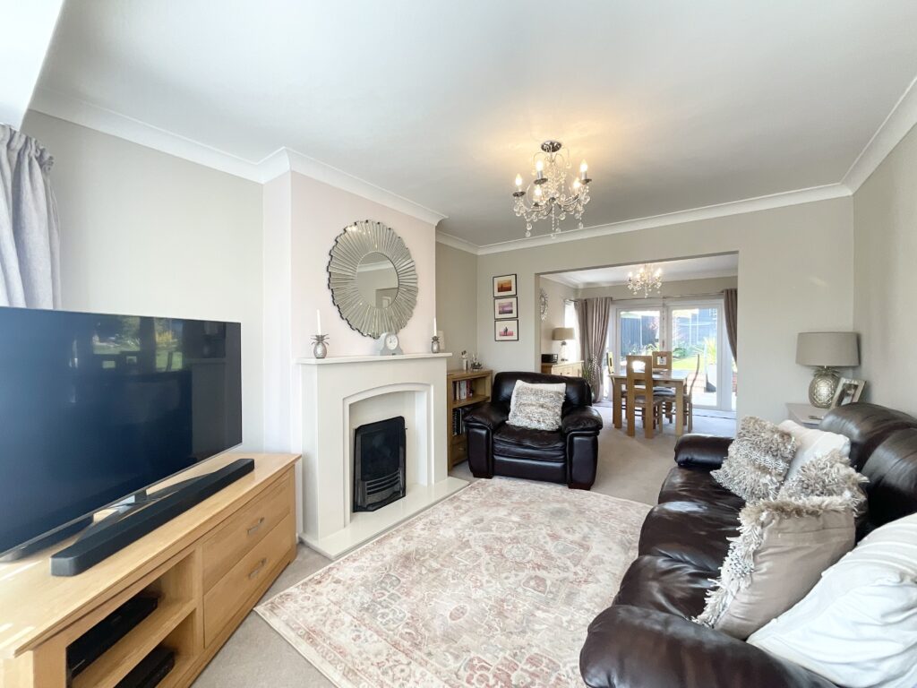 Rock Crescent, Oulton, ST15