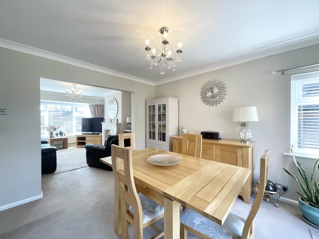 Rock Crescent, Oulton, ST15