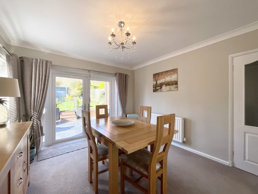 Rock Crescent, Oulton, ST15