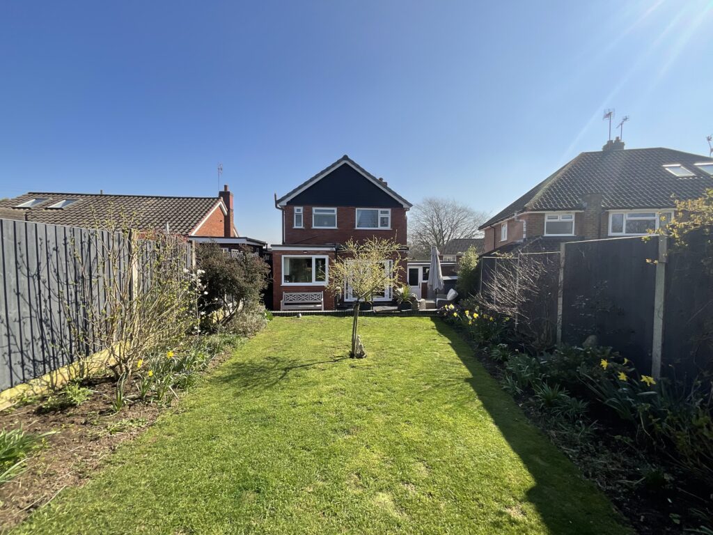 Rock Crescent, Oulton, ST15