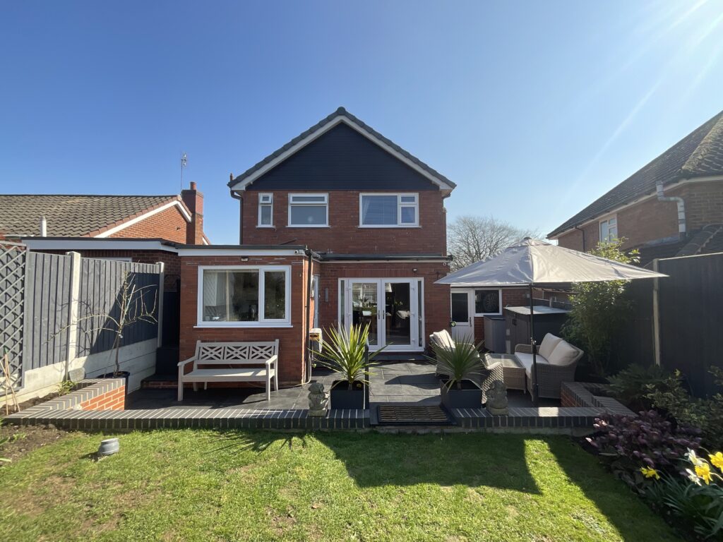 Rock Crescent, Oulton, ST15