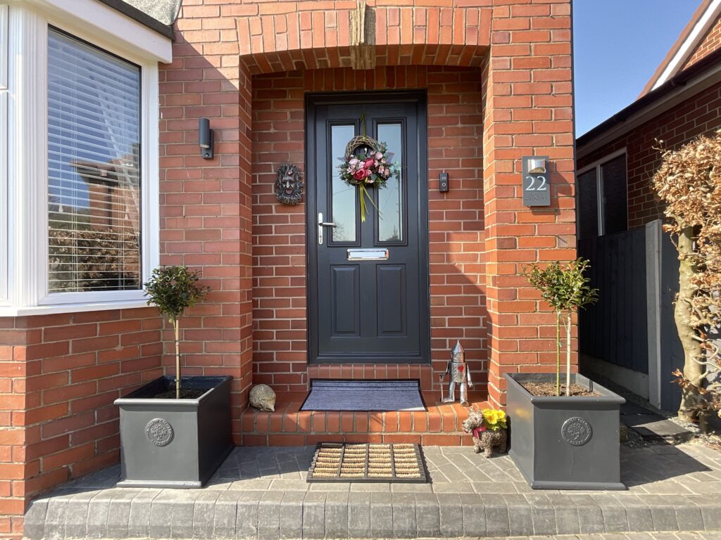 Rock Crescent, Oulton, ST15