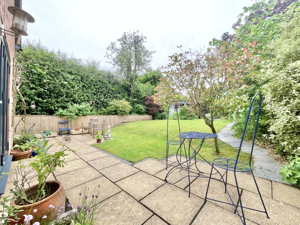 Mount Pleasant, Derrington, ST18