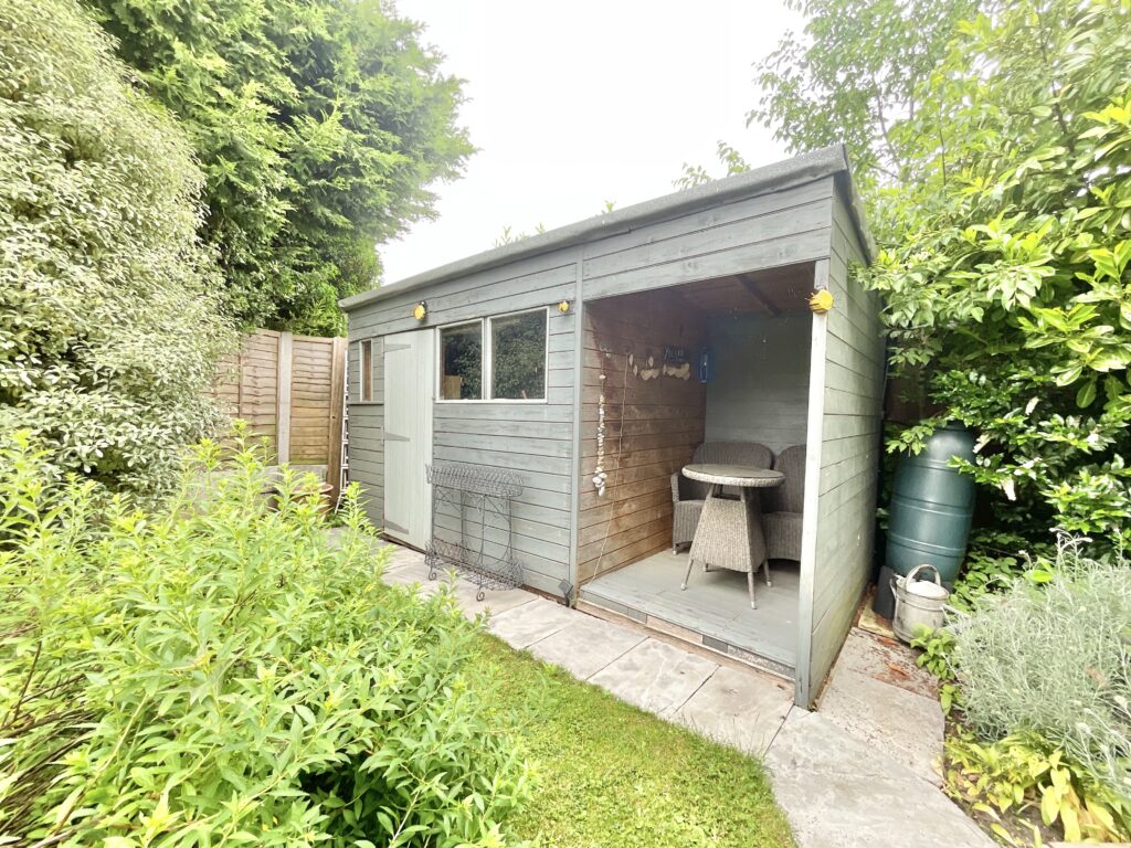 Mount Pleasant, Derrington, ST18