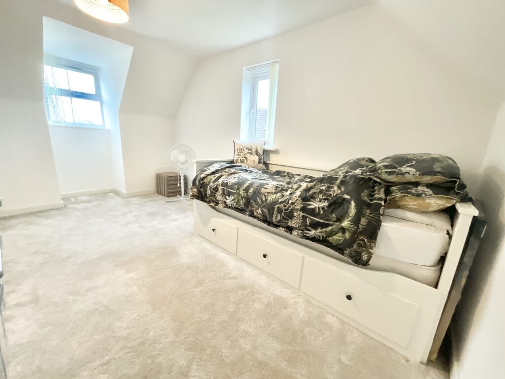 Whimbrel Park, Stafford, ST16