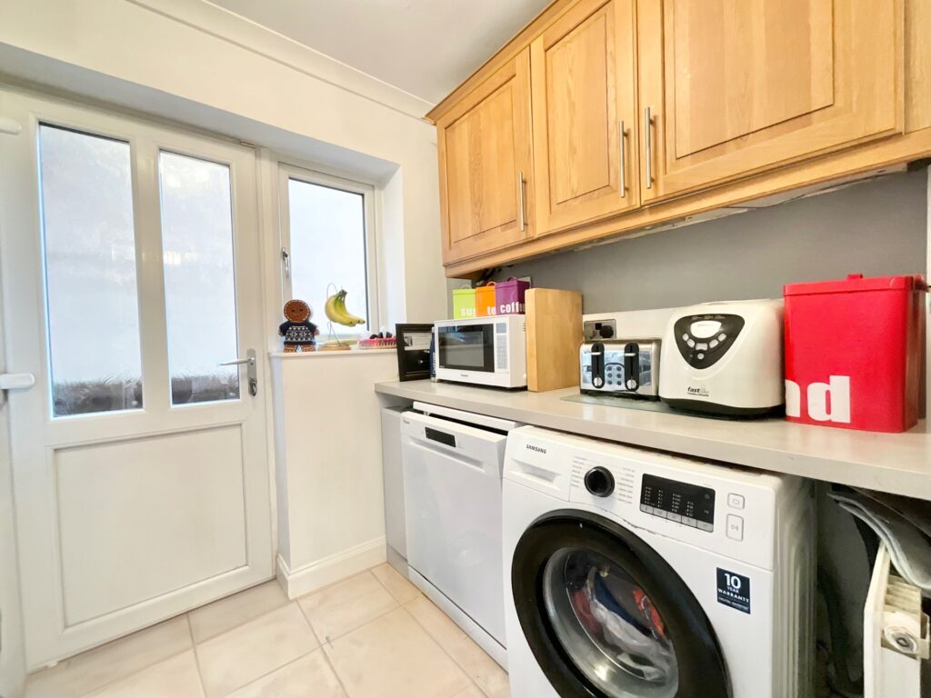 Woodruff Close, Packmoor, ST7