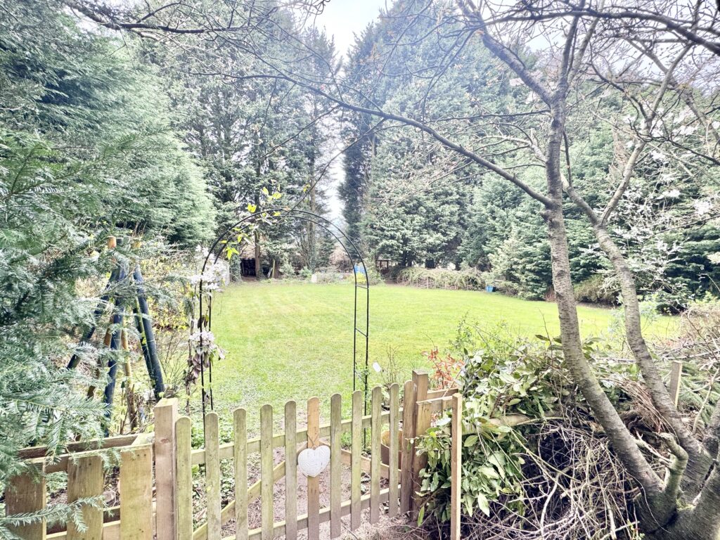 South Road, Cold Meece, ST15