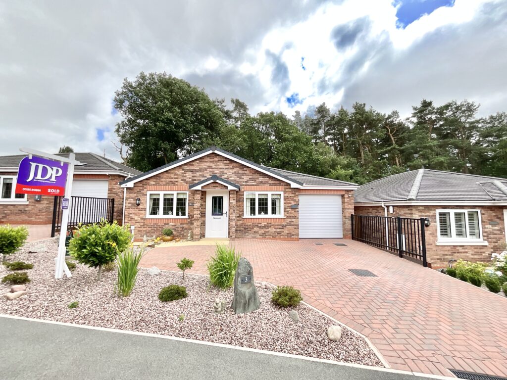 Burnt Oaks Place, Loggerheads, TF9