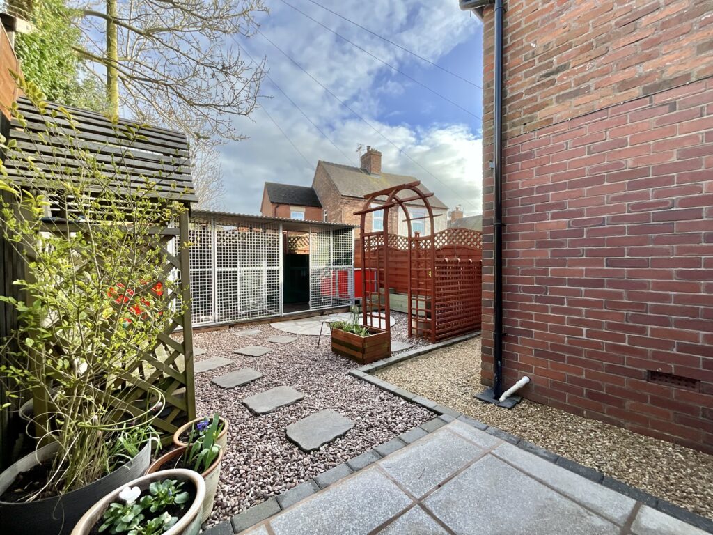 Chapel Street, Kingsley, ST10