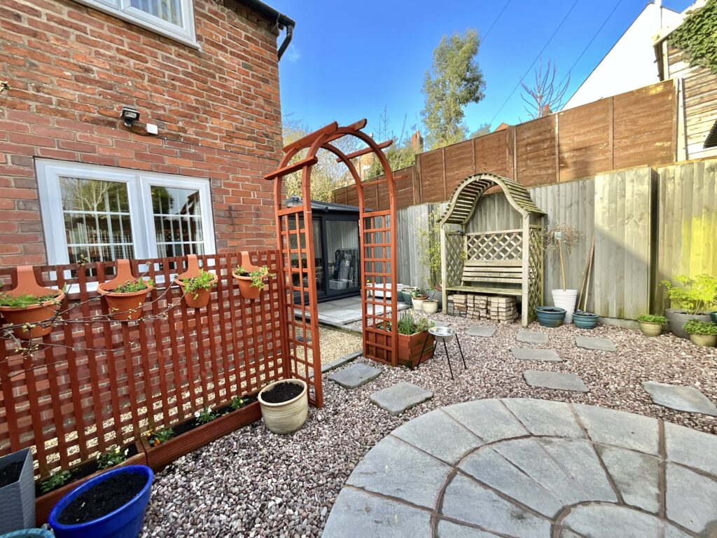 Chapel Street, Kingsley, ST10