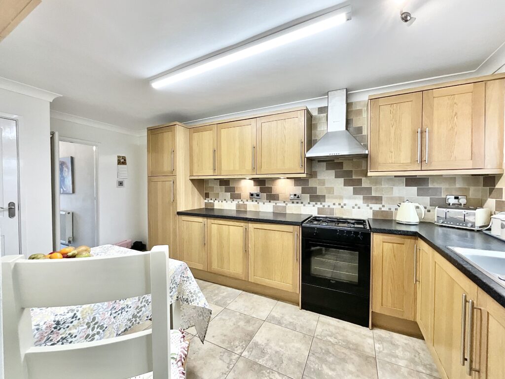 Riverside Road, Tean, ST10