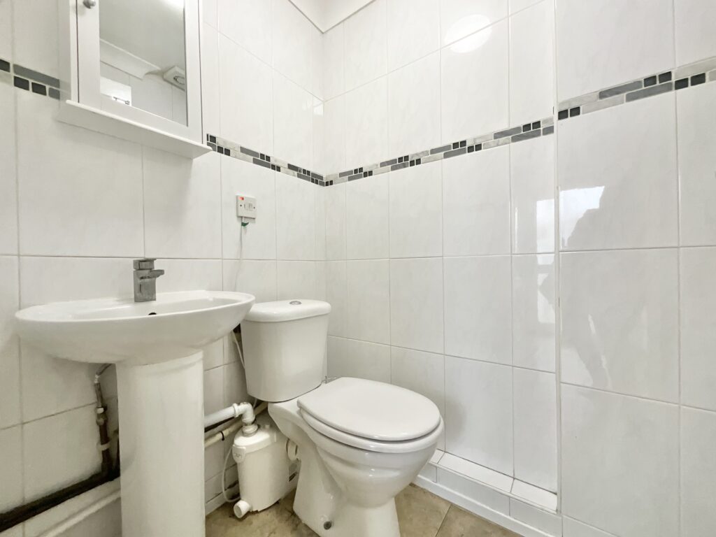 Riverside Road, Tean, ST10