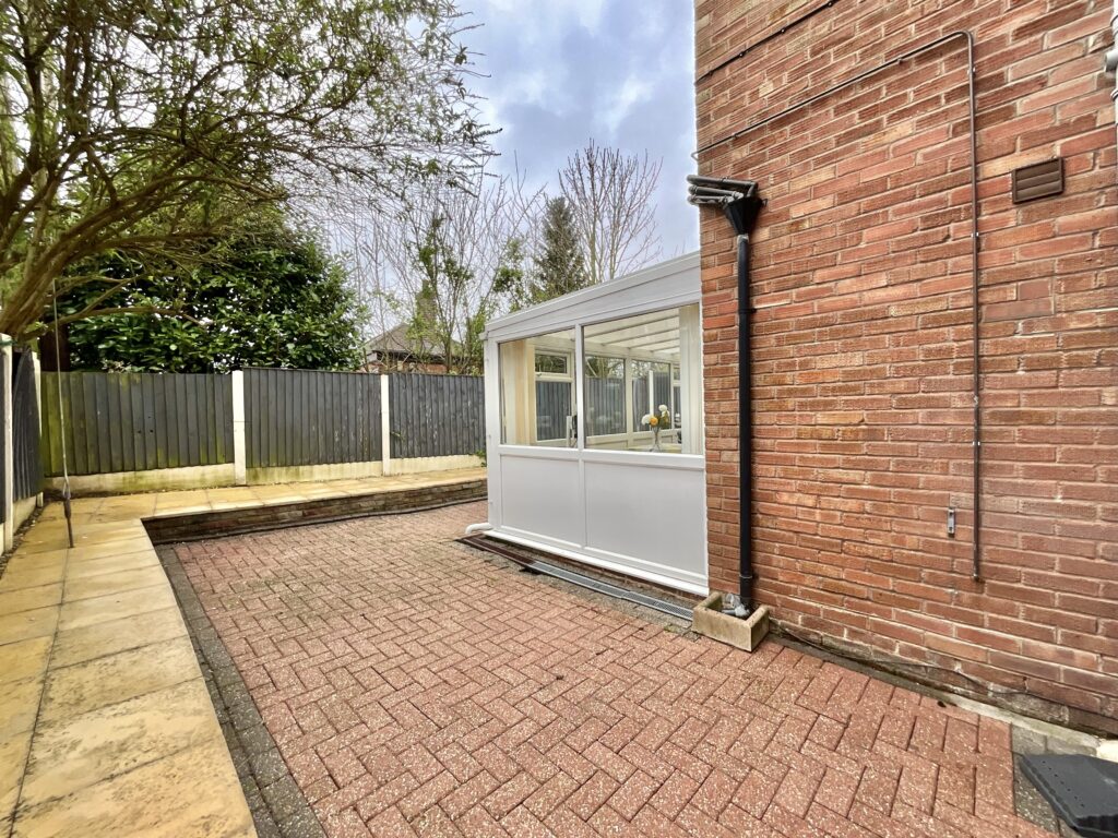 Riverside Road, Tean, ST10