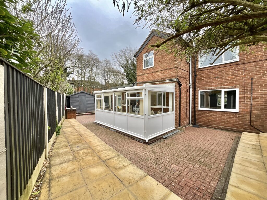 Riverside Road, Tean, ST10